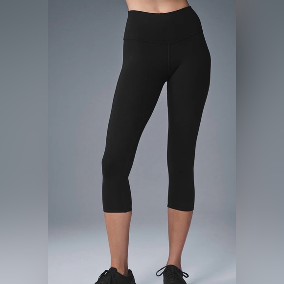 Alo High-Waist Airbrush Capri - Picture 1 of 4